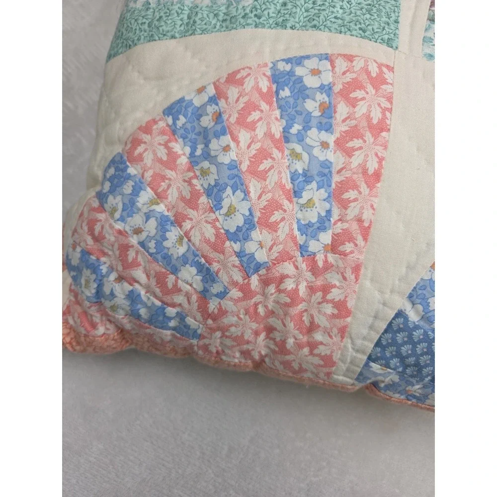 2 Vtg Granny Seashell Fan Patchwork Throw Pillows Pastel Shabby‎ Cottage 15x15